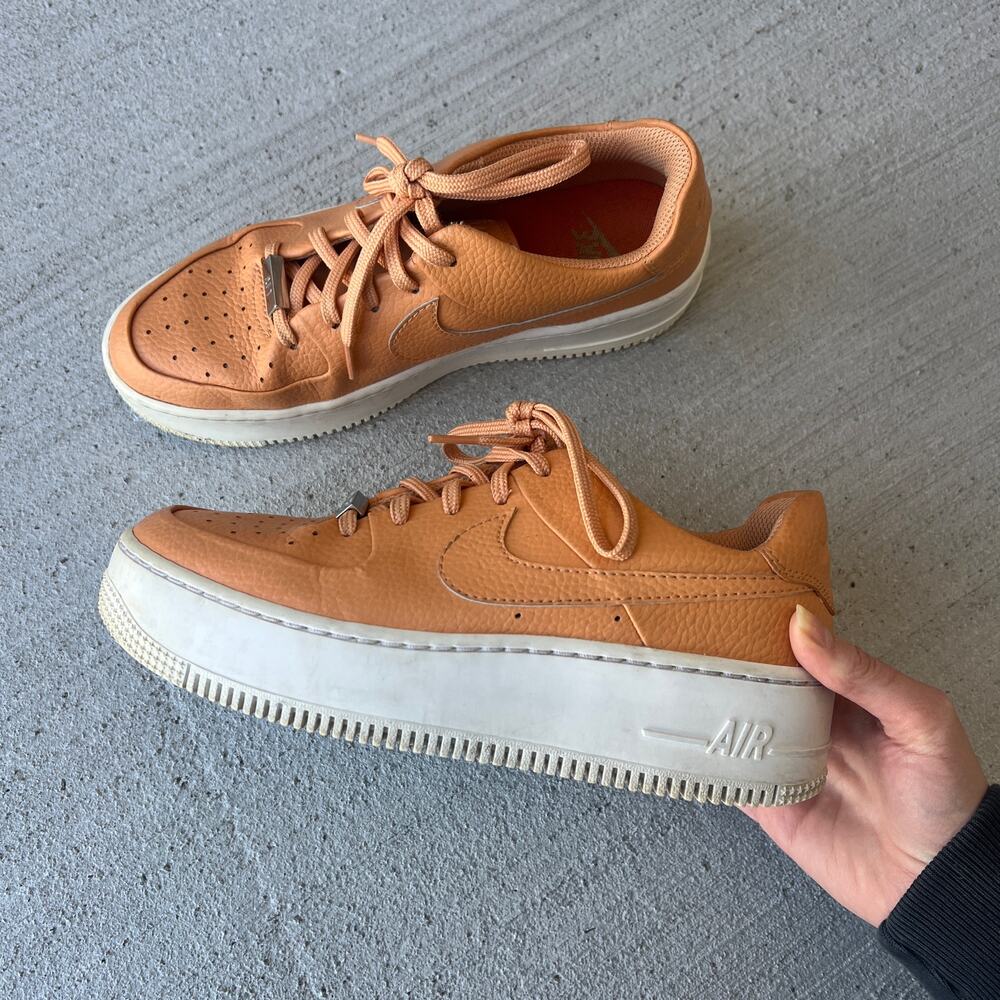 Nike Womens Air Force 1 Sage Low